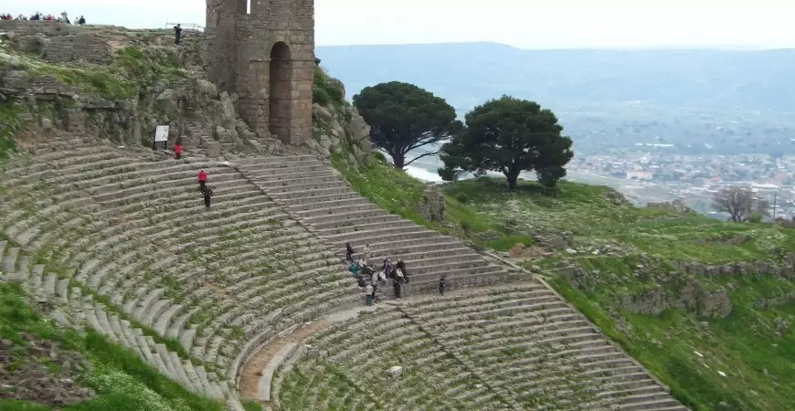 Kusadasi to Istanbul via Pergamon, Troy & Gallipoli Tours