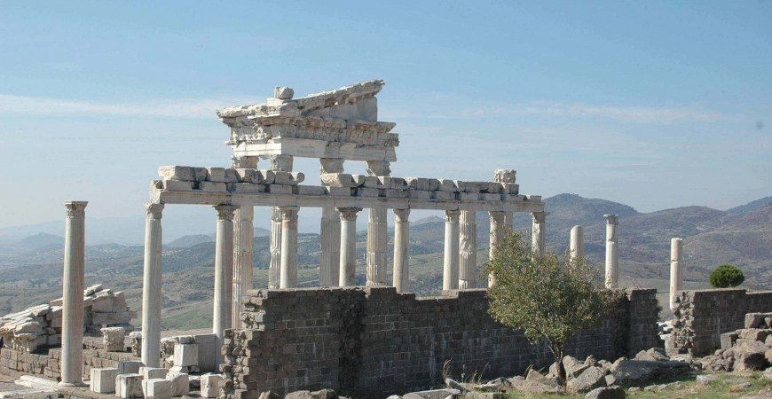 Tour From Kusadasi to Pergamon and Acropolis - Pergamon Tours From Kusadasi