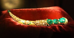 The Emerald Dagger In Topkapi Palace Museum